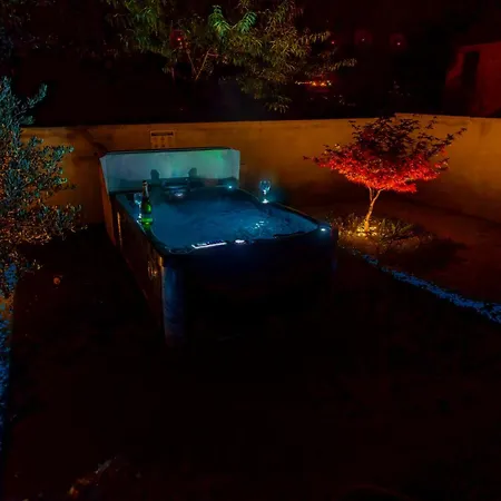 Villa Baroque Art With Pool, Sauna And Gym *