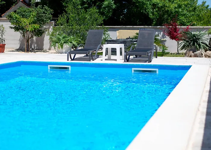 Baroque Art With Pool, Sauna And Gym * Pridraga