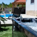 Baroque Art With Pool, Sauna And Gym Pridraga