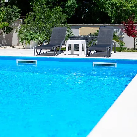 Baroque Art With Pool, Sauna And Gym * Pridraga